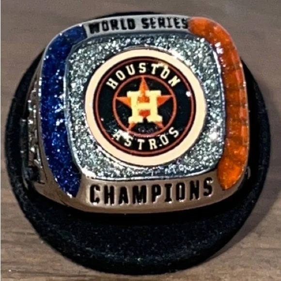 Houston Astros Commemorative 2017 World Series Champions Ring - Picture 1 of 11